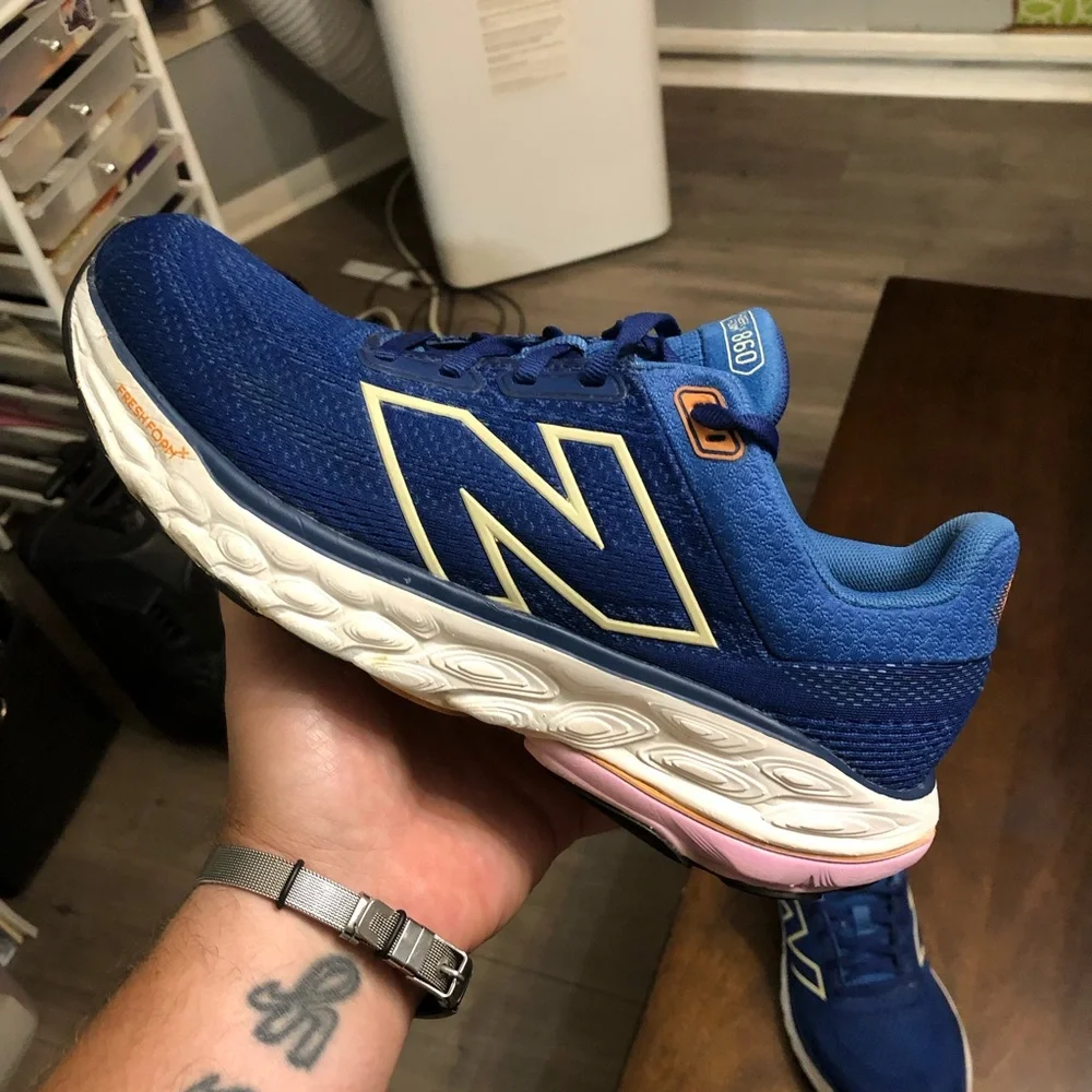 New Balance 860v14 Women’s Royal Blue Sneakers with Cream and pink accents-9.5